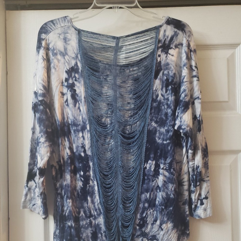 SEXY!!! Blue and white tie-dye shirt.